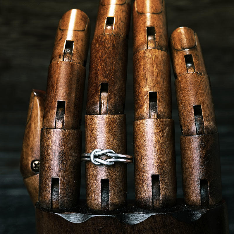 Jeulia 結び目デザイン ゴシック シルバー リング