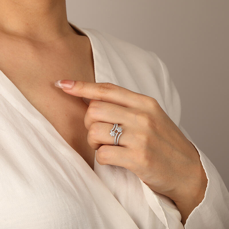 "Swaying Flower" Classic Wedding Ring