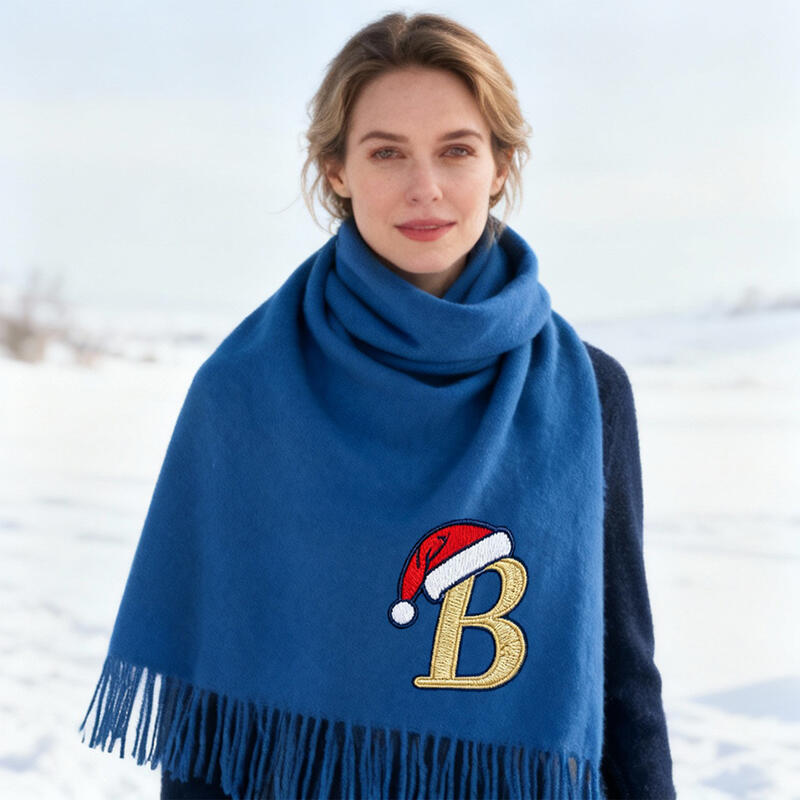 Op maat gemaakte sjaals met kerstmutsborduurpatronen Voeg uw initialen toe Een warm cadeau voor Kerstmis