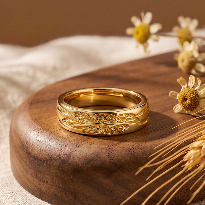 Et maison Gold Engraved Leaf Wide Band Wedding Ring for Men