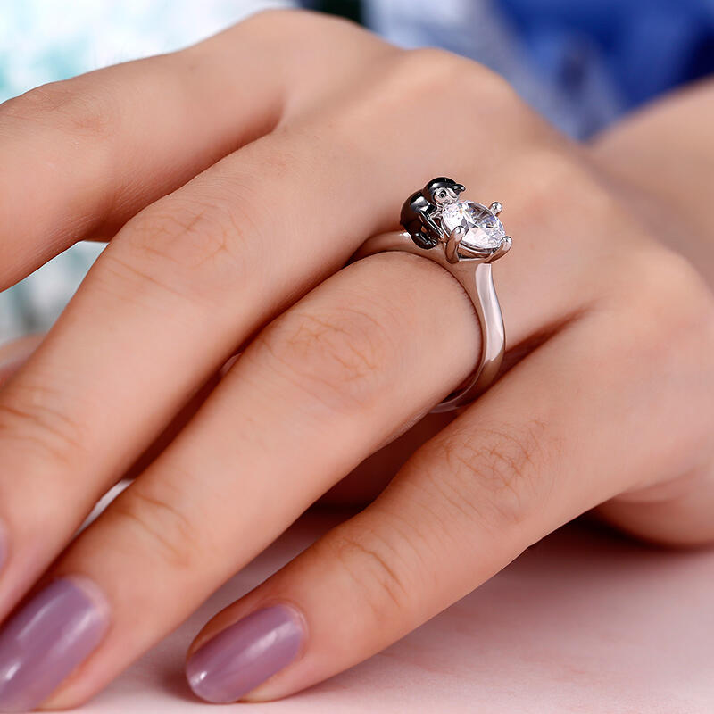 Jeulia Hug Me "Keep Your Cool" Penguin Round Cut Sterling Silver Ring