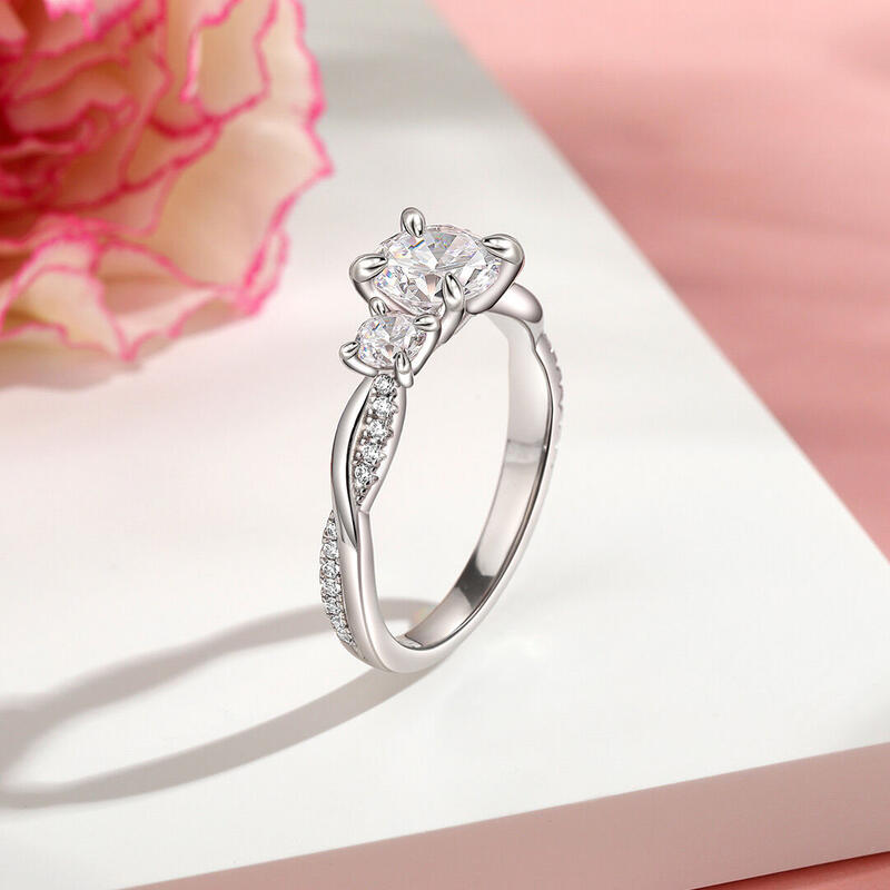 Jeulia Custom Twisted Three Stone Engagement Ring Gold/Platinum
