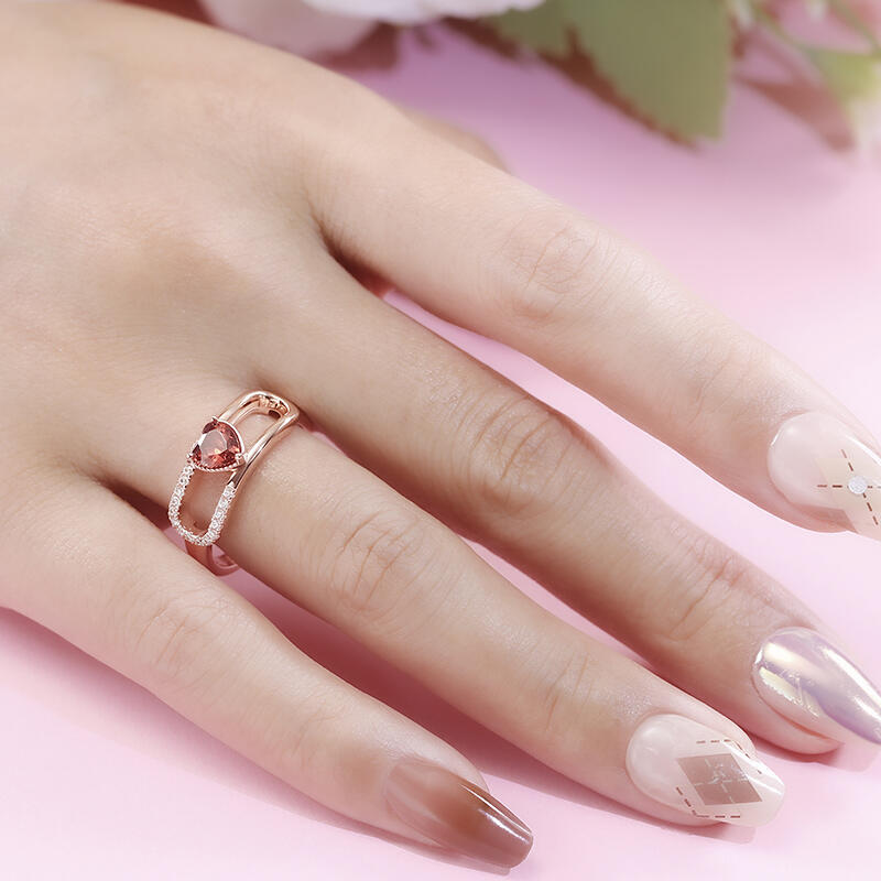 Jeulia Anillo compromiso de plata de ley con corte de corazón