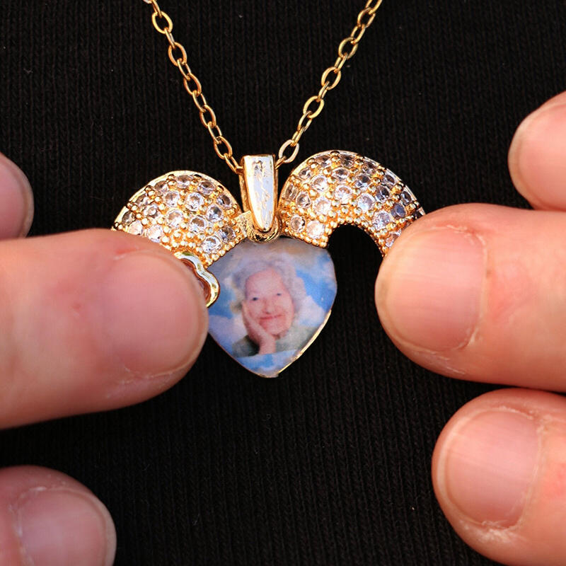 Personalized Heart-Shaped Photo Necklace with Diamonds Exquisite Gift for Women