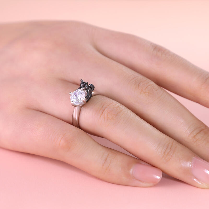 Jeulia Hug Me "Baby Wolf" Round Cut Sterling Silver Ring