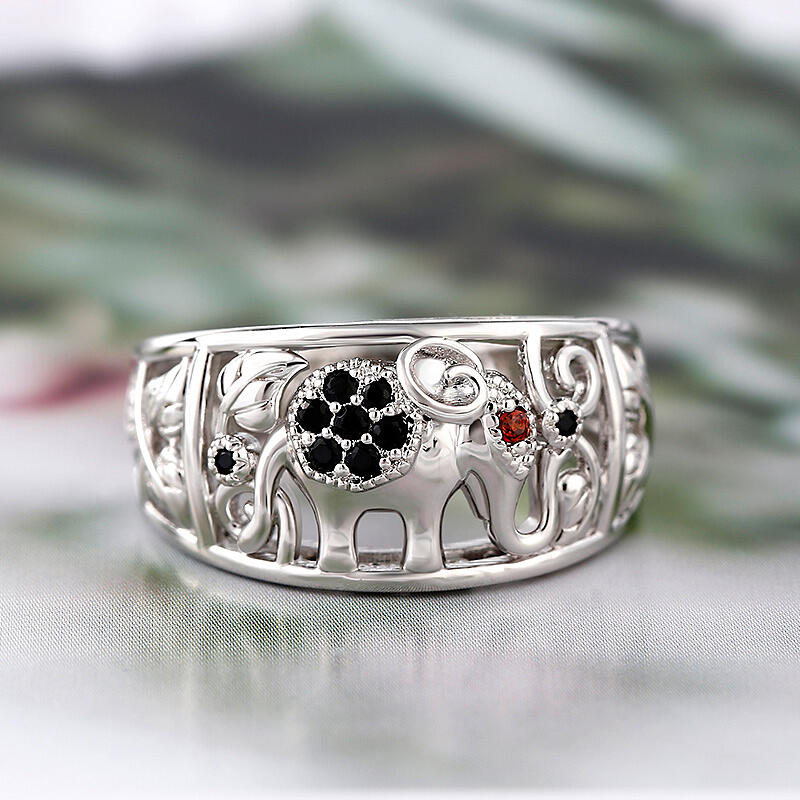 جوليا خاتم الفضة الإسترليني "الفيل المحظوظ"