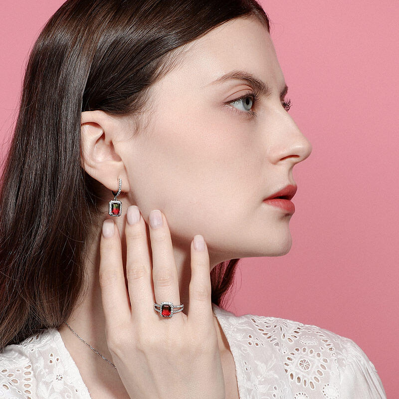 Jeulia "One of a kind" Emerald Cut Sterling Silver Watermelon Ring