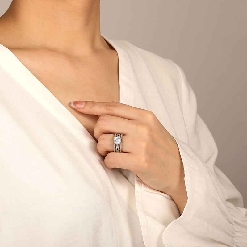 "Enamored Destiny" Round Cut Bridal Set