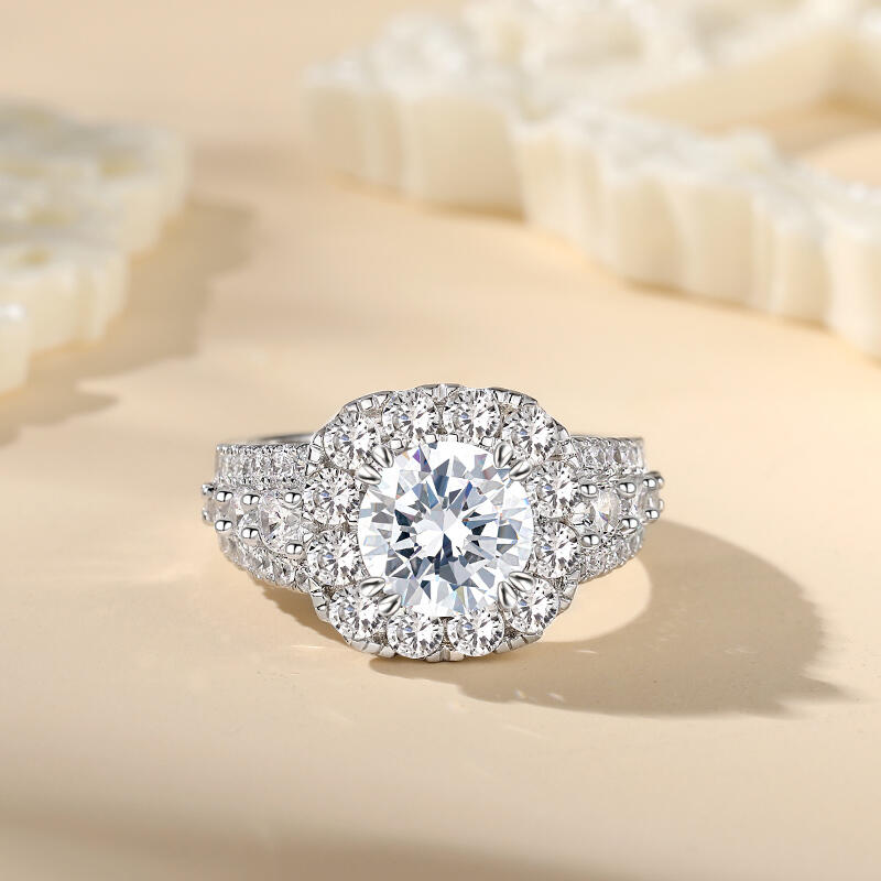 Pierścionek Srebrny z Okrągłym Szlifem Aureola