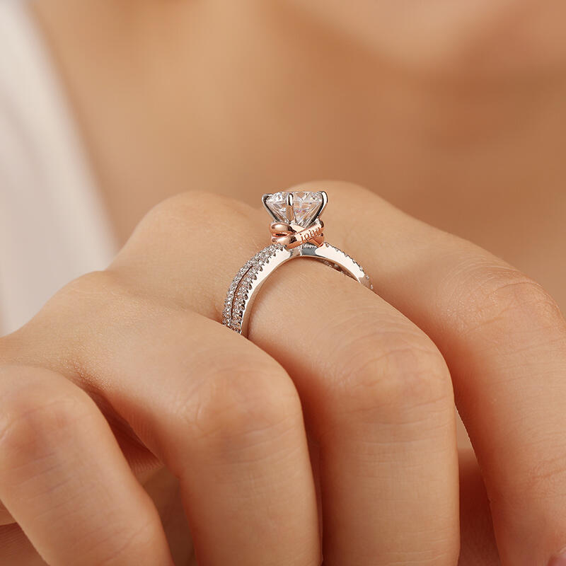 Jeulia Anillo de Compromiso Personalizado X Cruz con Corte Redondo en Plata Esterlina