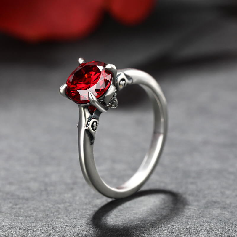 Jeulia Anillo de plata de ley con diseño de calavera y corte redondo