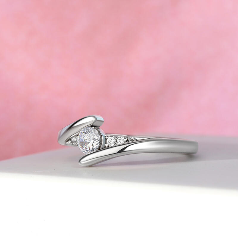 Jeulia Bypass Design Round Cut Sterling Silver Women's Ring