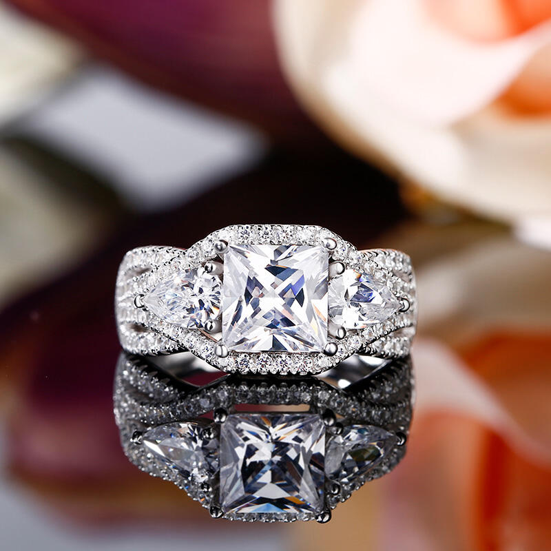 Jeulia Three Stone Princess Cut Sterling Silver Ring