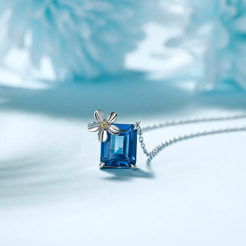 Jeulia "Fragrant Flower" Emerald Cut Sterling Silver Necklace