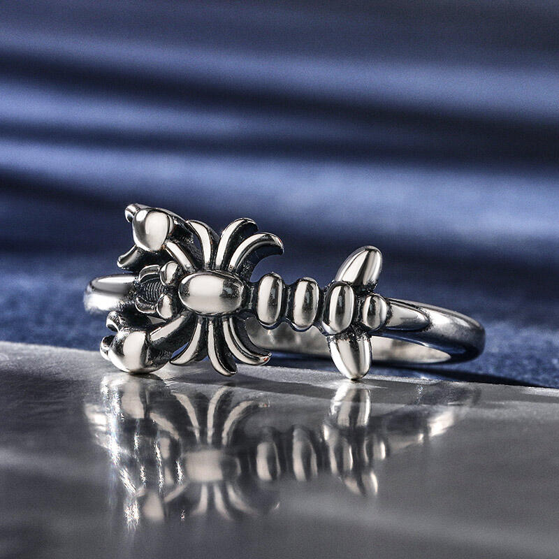 Jeulia "Sideways Lobster" Sterling Silver Ring