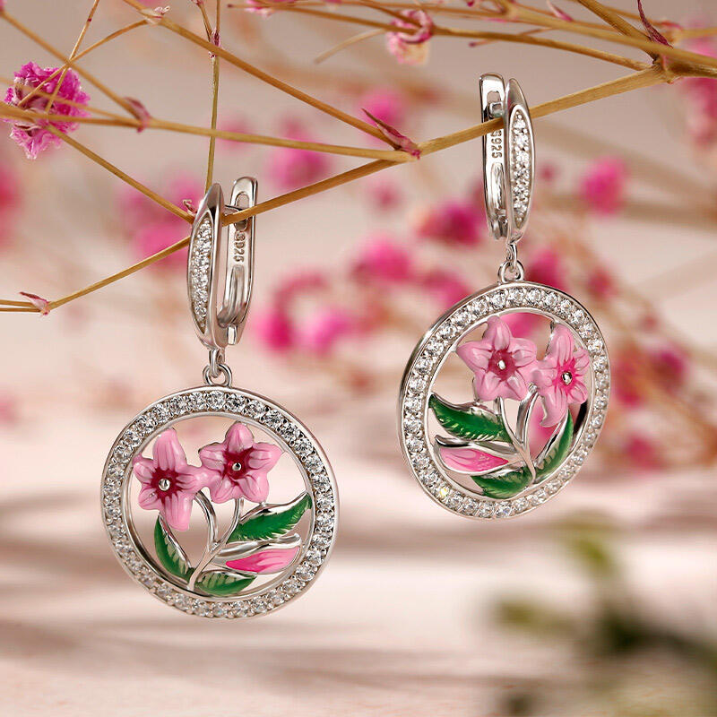 Jeulia Pendientes de colgante con esmalte de flores de plata de ley