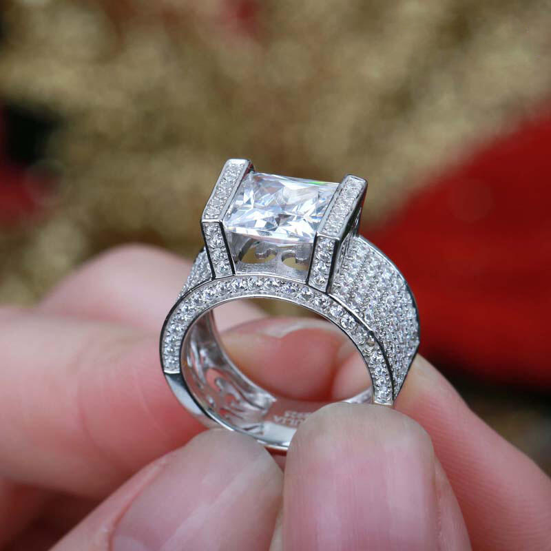 Jeulia Anillo Con Talla Princesa Ancho En Plata De Ley