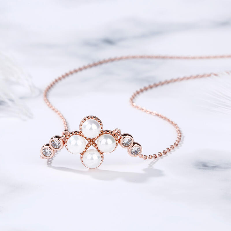 Naszyjnik Srebrny z Perłą Hodowlaną Koniczyna