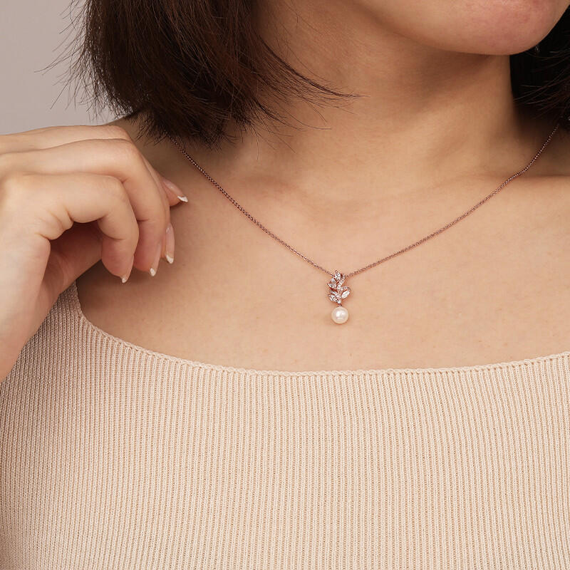 "Blazing Heart" Pearl Necklace