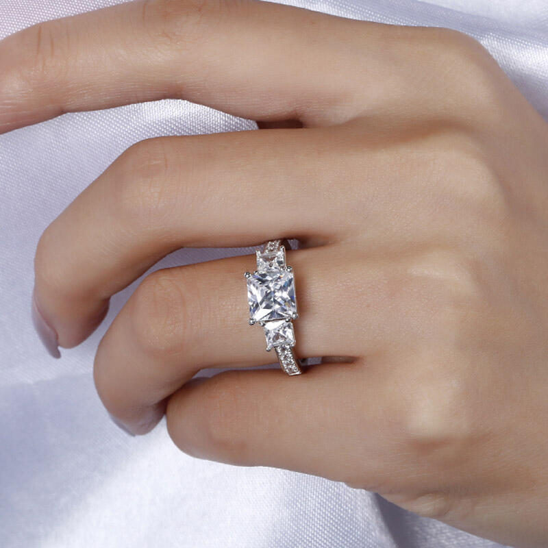 Jeulia Anillo Con Tres Piedras Simples De Talla Princesa En Plata De Ley