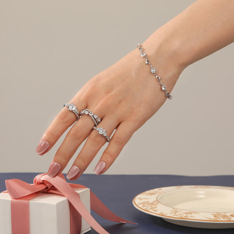 Jeulia Twist Custom Heart Cut Engagement Ring