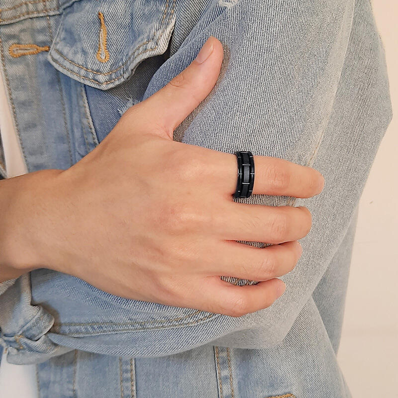 جوليا حزام من الفولاذ التنغستن للرجال باللون الأسود