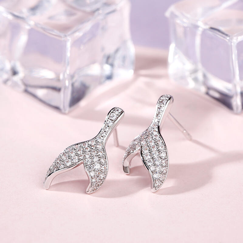Jeulia "Dancing by the Moonlight" Sterling Silver Mermaid Tail Earrings