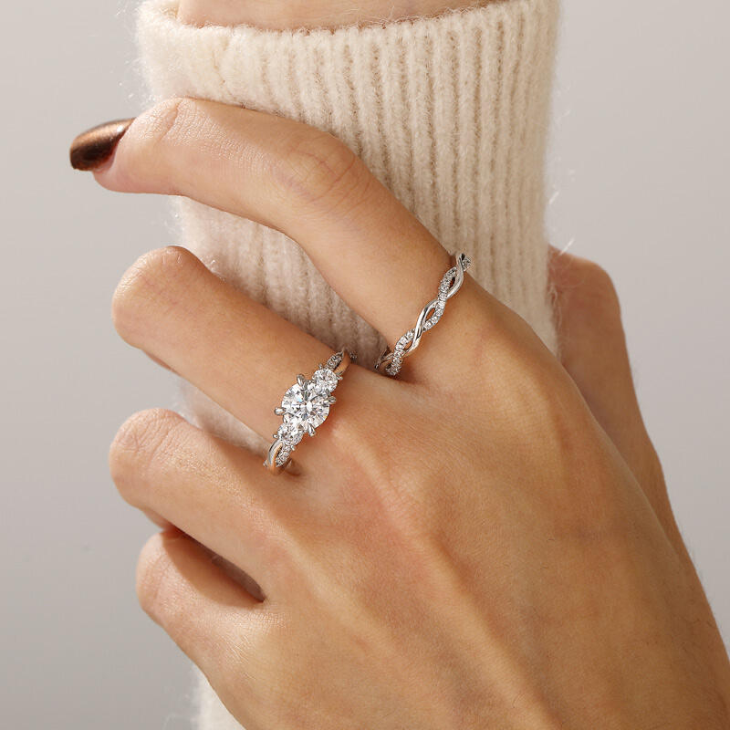 Jeulia Juego de Anillos Clásico de Tres Piedras Redondas con Giro