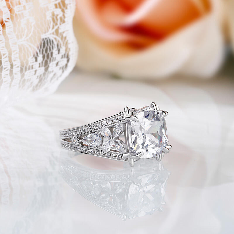 Jeulia Four-leaf Clover Design Cushion Cut Sterling Silver Ring