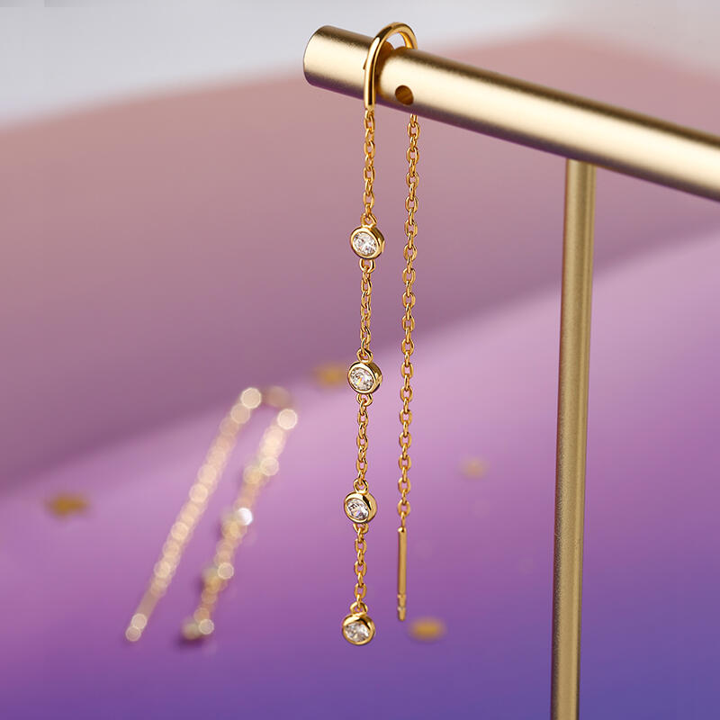 جوليا أقراط من الفضة الإسترليني بقصة مستديرة