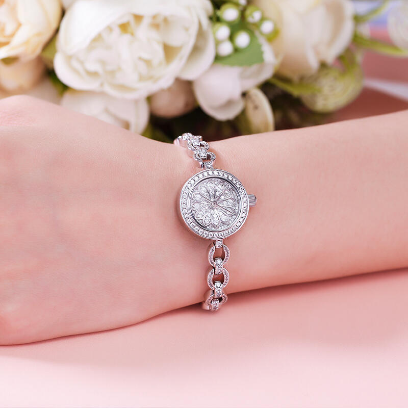 Jeulia "Dazzling Brilliance" Round Case Quartz Watch with Chain Bracelet Strap