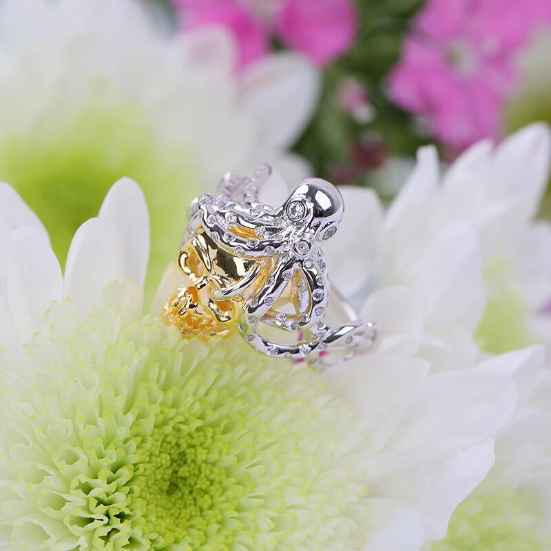 Jeulia Octopus Round Cut Sterling Silver Skull Ring