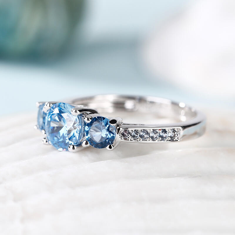 Jeulia Anillo Con Tres Piedras De Talla Redonda En Plata De Ley