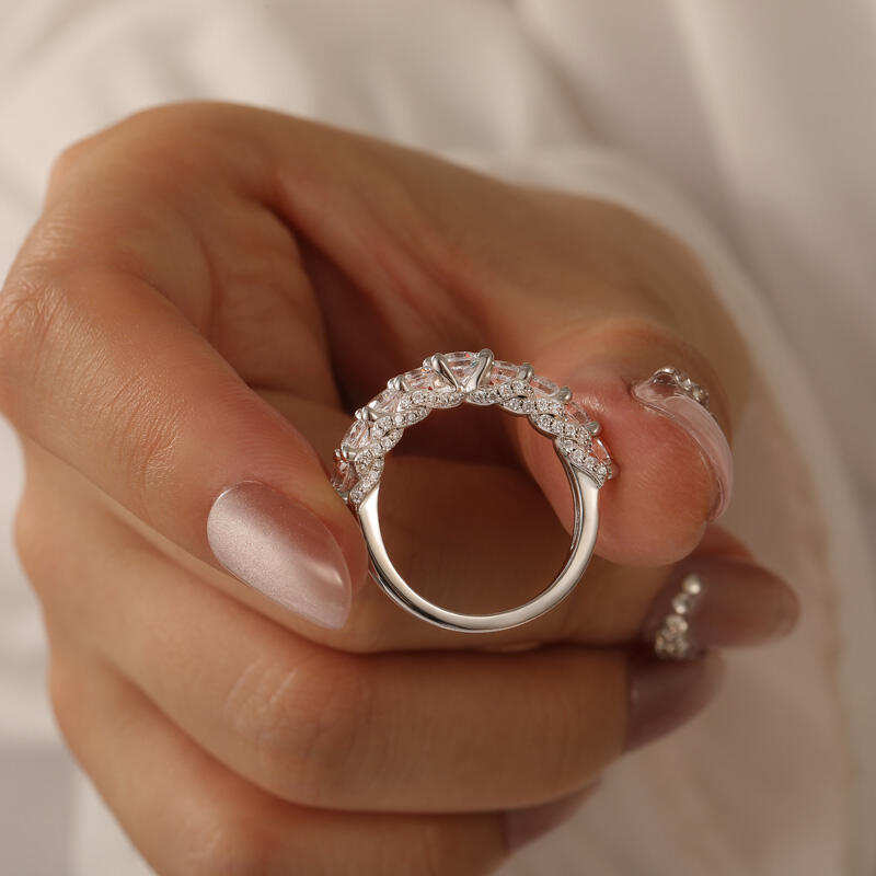 Jeulia Simple Hidden Halo Round Cut Wedding Band for Women