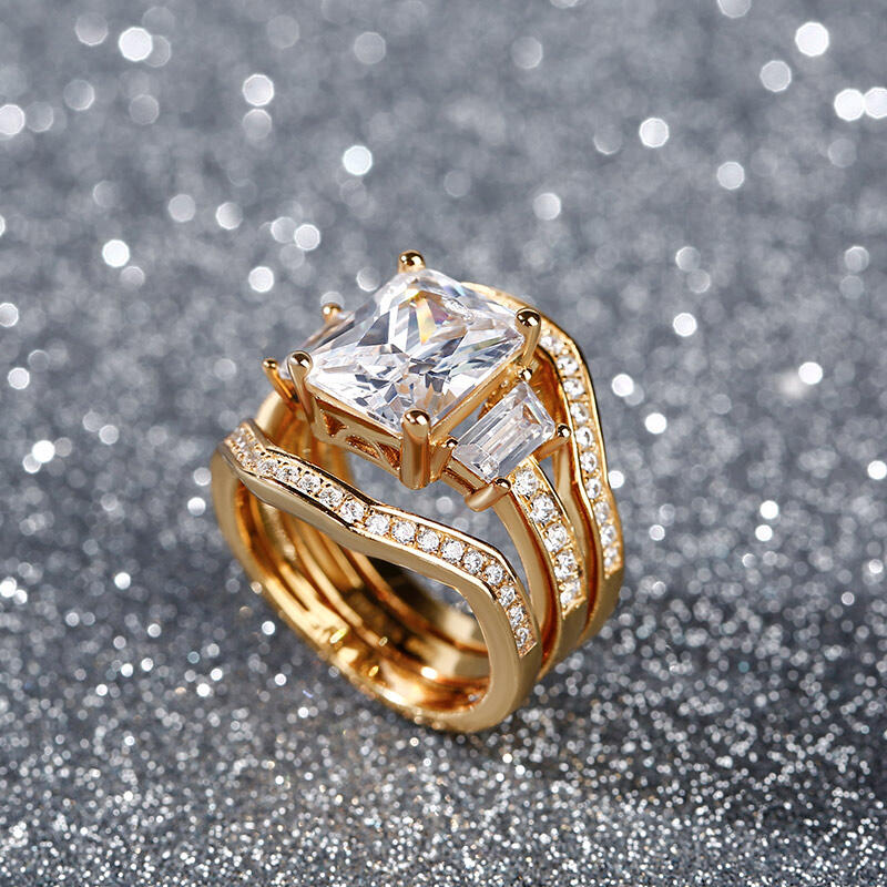 جوليا طقم خواتم بقطع مشع من الفضة الإسترليني بذهبي