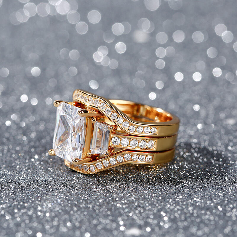 جوليا طقم خواتم بقطع مشع من الفضة الإسترليني بذهبي