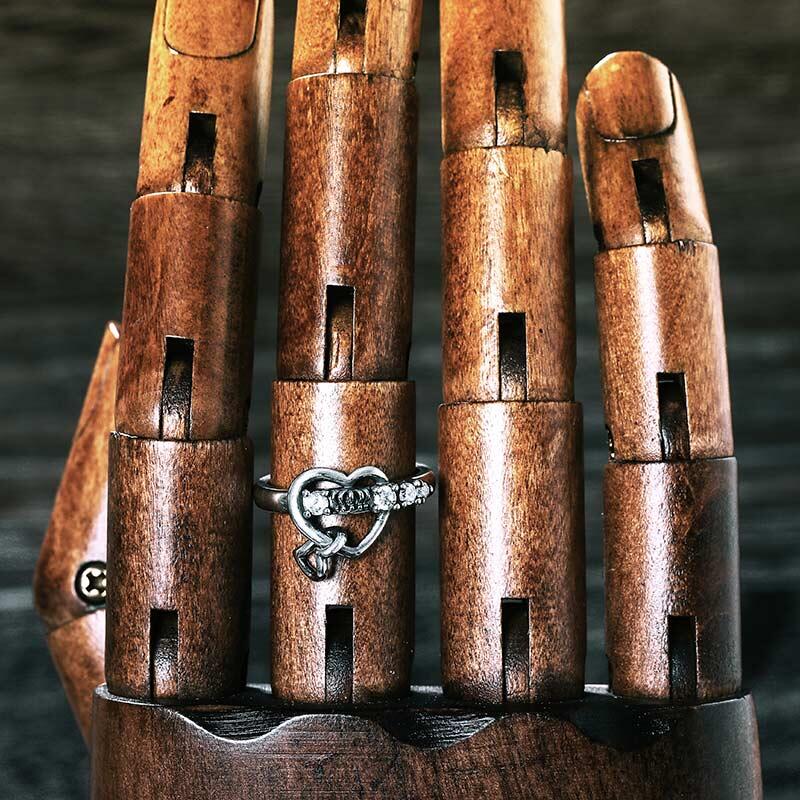 Jeulia Anillo en forma de corazón entrelazado de plata de ley