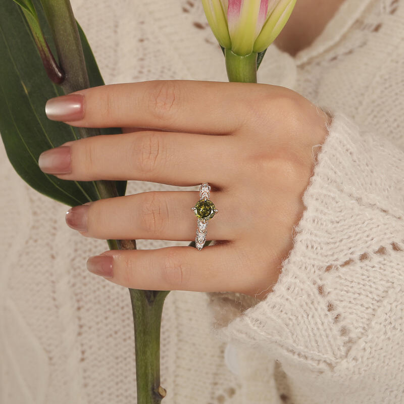 Jeulia Anillo de Compromiso con Inserción de Vestido de Princesa Verde Bicolor