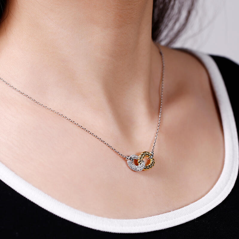 Jeulia Collar de plata esterlina con diseño de nudo de amor