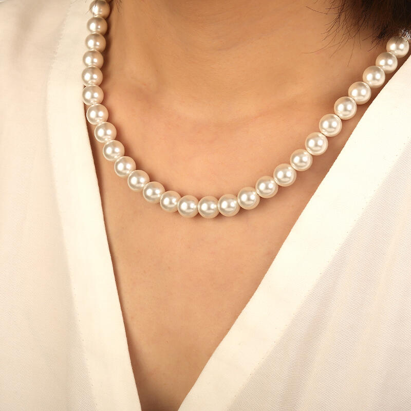 "Mondenglanz" 9.5-10mm Süßwasserperlenkette