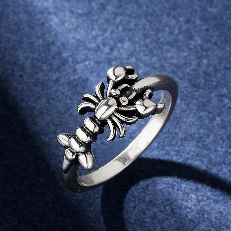 Jeulia "Sideways Lobster" Sterling Silver Ring