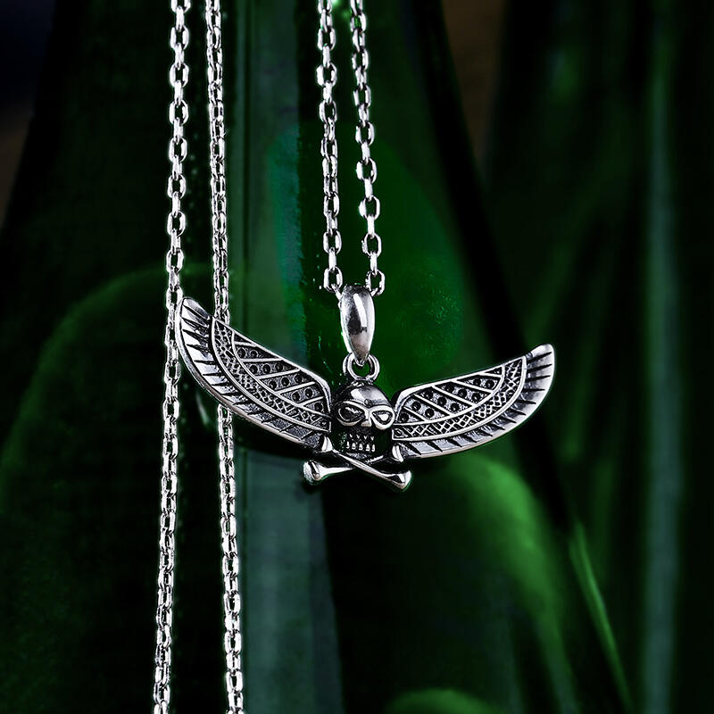 Jeulia Collana Teschio con Pirata e Ala in Argento Sterling