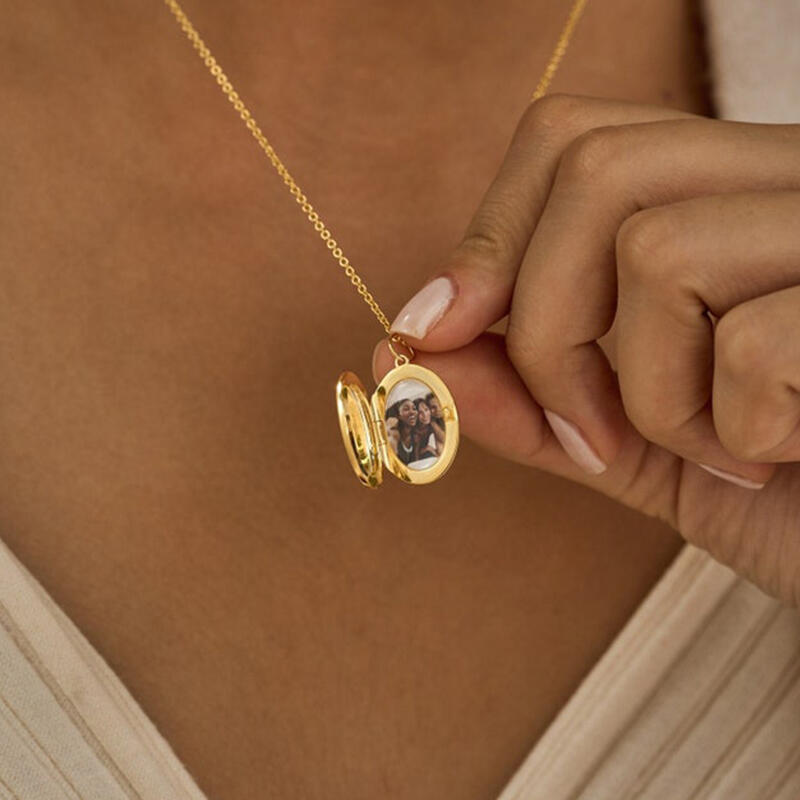 Personalized Oval Photo Necklace Great Gift For Christmas