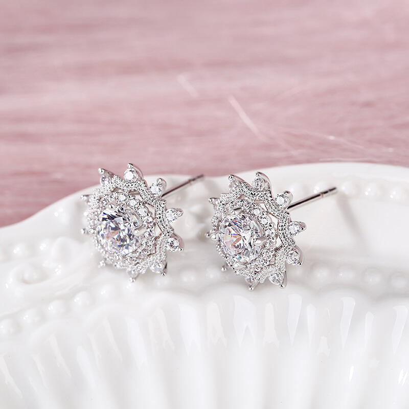 Jeulia "Winter Love" Snowflake Round Cut Sterling Silver Earrings