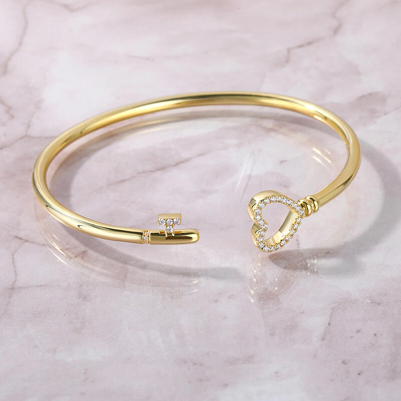 Jeulia "Key to My Heart" Sterling Silver Bangle