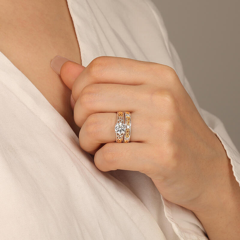 "Come As Expected" Round Cut 2pcs Bridal Set