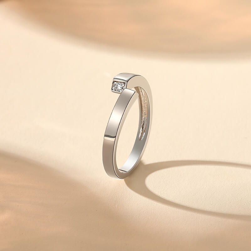 Jeulia Custom Men's Name Wedding Band with Side Bypass