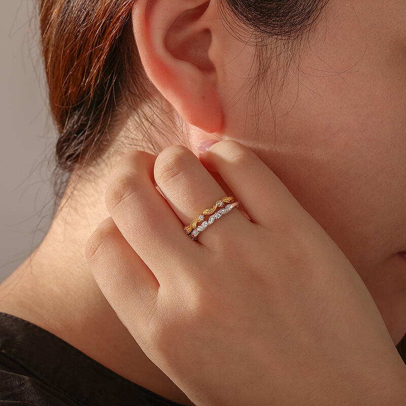 Jeulia Everyday Two Tone Leaf and Flower Stackable Ring Set