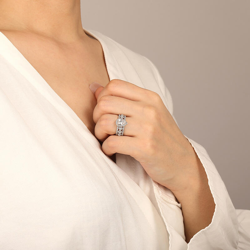 "Moonlight Kiss" Pear Cut Bridal Set