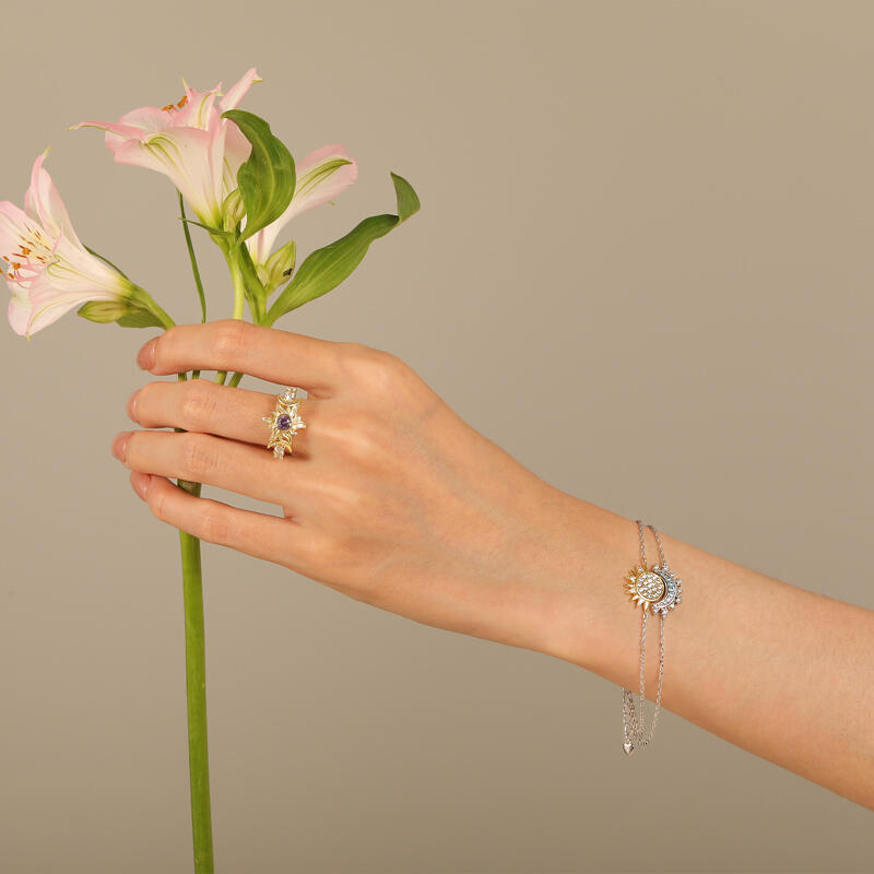 Jeulia Sun and Moon Fashion Gold Ring